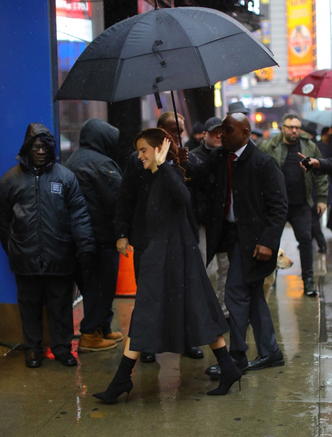 EEW_2017candid_mar10_goodmorning_america_in_nyc_arrival_108.jpg