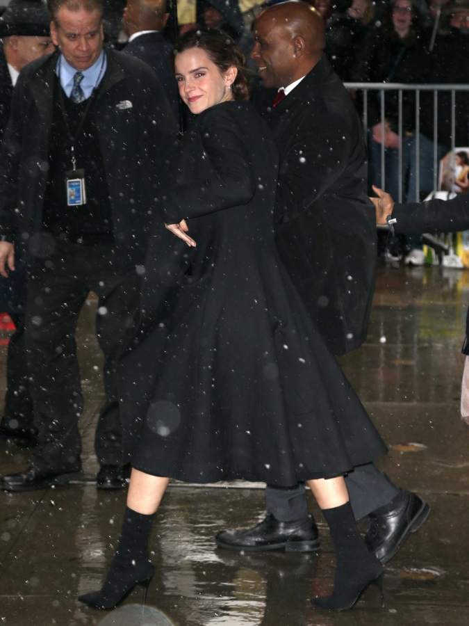 EEW_2017candid_mar10_goodmorning_america_in_nyc_arrival_18.jpg