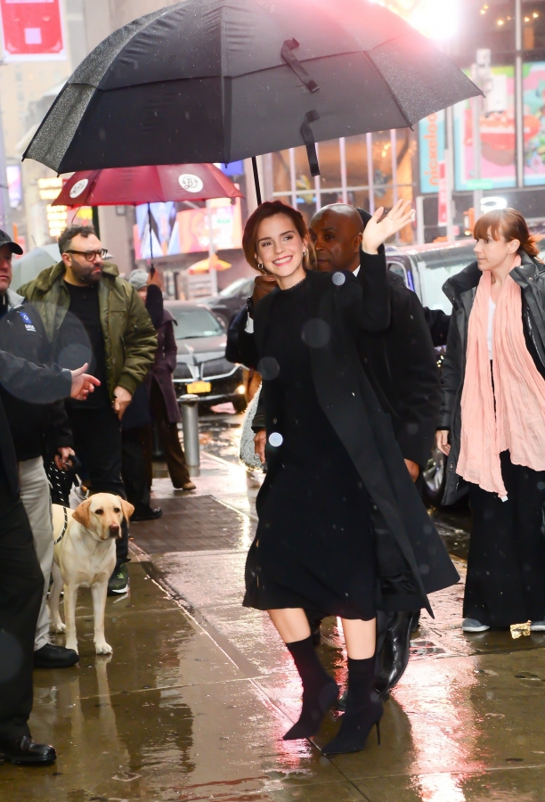 EEW_2017candid_mar10_goodmorning_america_in_nyc_arrival_26.jpg