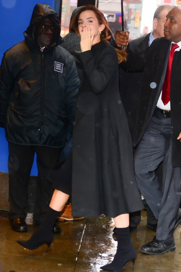 EEW_2017candid_mar10_goodmorning_america_in_nyc_arrival_33.jpg