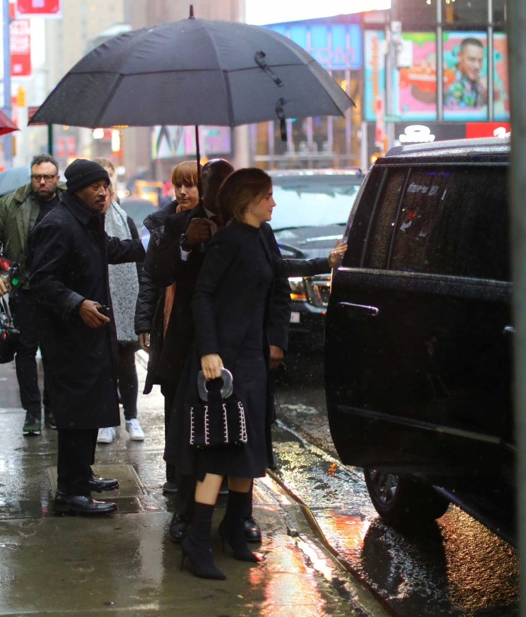 EEW_2017candid_mar10_goodmorning_america_in_nyc_arrival_79.jpg