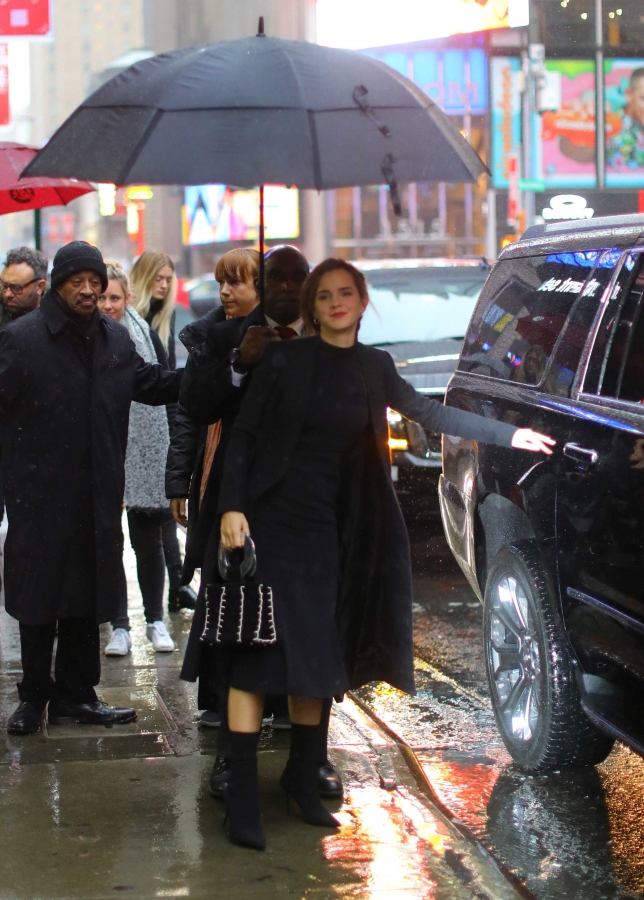 EEW_2017candid_mar10_goodmorning_america_in_nyc_arrival_82.jpg