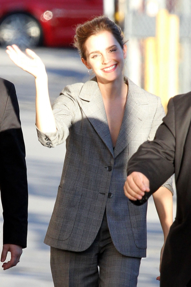 EEW_2017candid_mar6_arrives_to_jimmy_kimmel_live_in_la_20.jpg