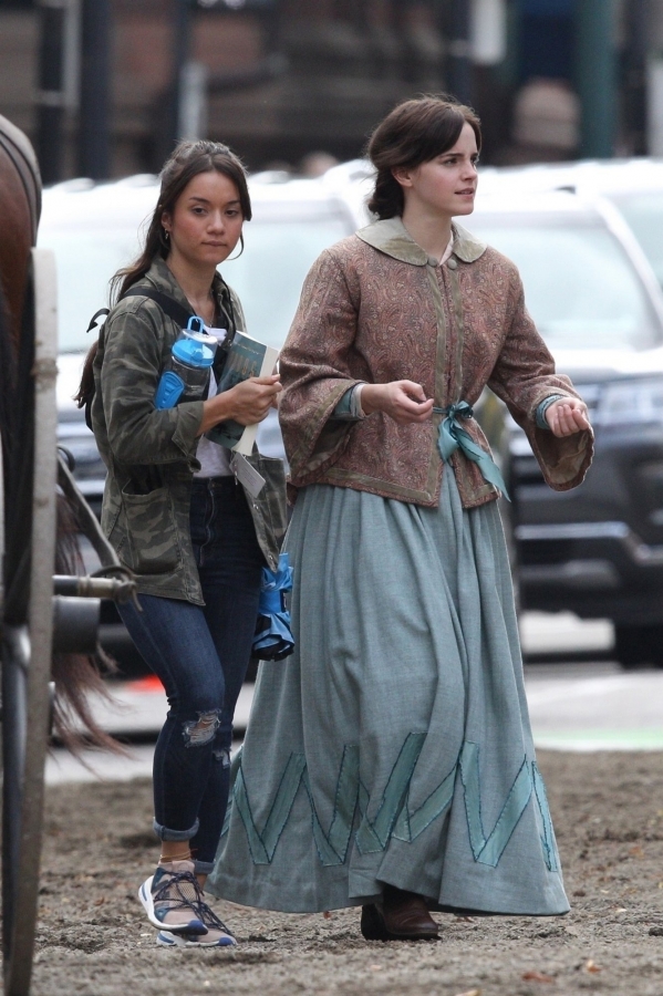 EEW_2018candid_on_set_of_little_women_in_boston_ma_16.jpg