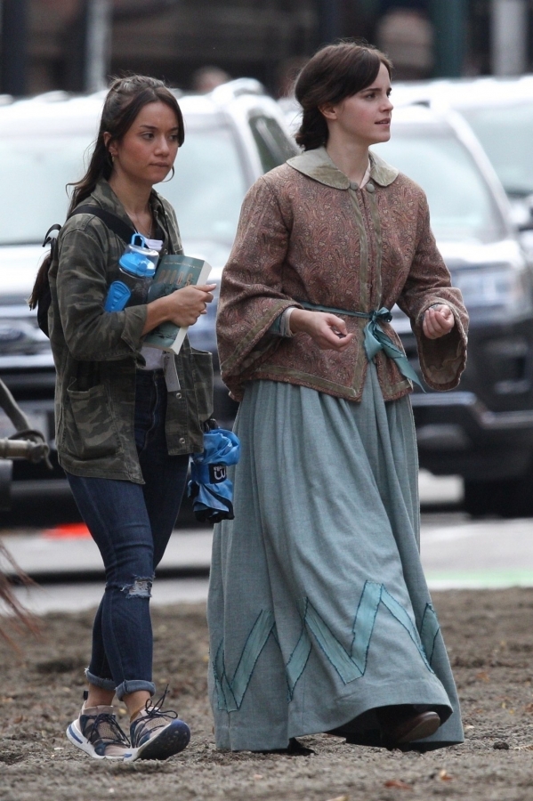EEW_2018candid_on_set_of_little_women_in_boston_ma_19.jpg