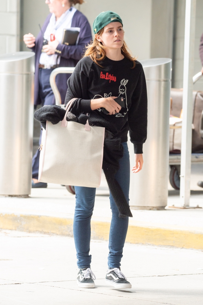 EEW_2019candid_arrives_to_jfk_airport_nyc_011.jpg