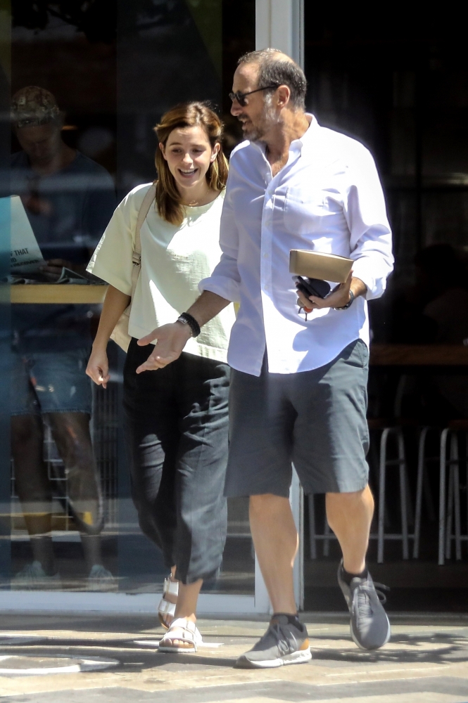 EEW_2019candid_aug13_out_for_lunch_in_santa_monica_ca_002.jpg