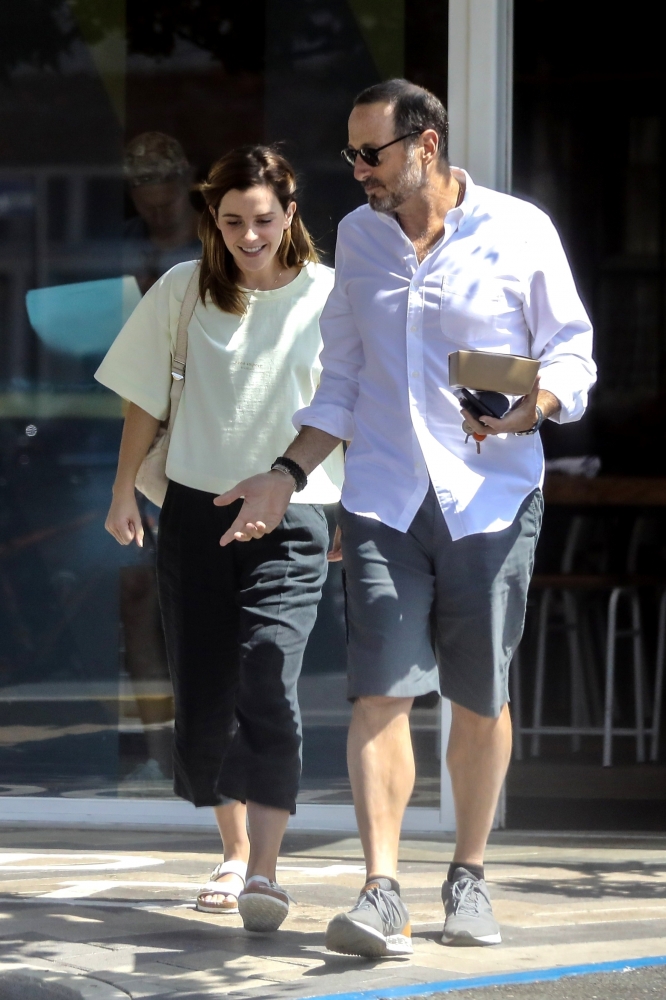 EEW_2019candid_aug13_out_for_lunch_in_santa_monica_ca_006.jpg