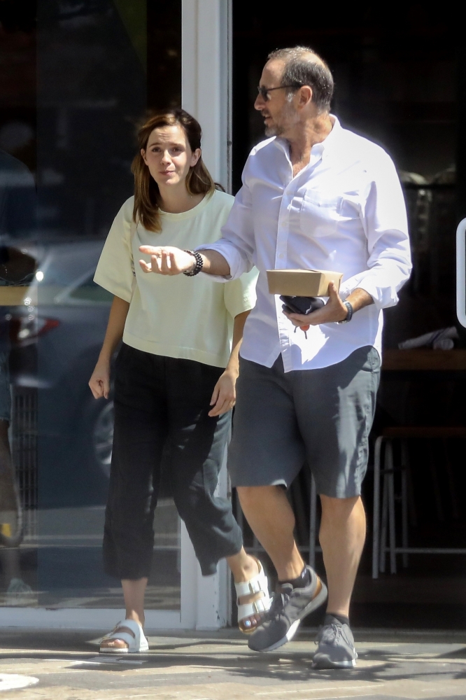 EEW_2019candid_aug13_out_for_lunch_in_santa_monica_ca_009.jpg