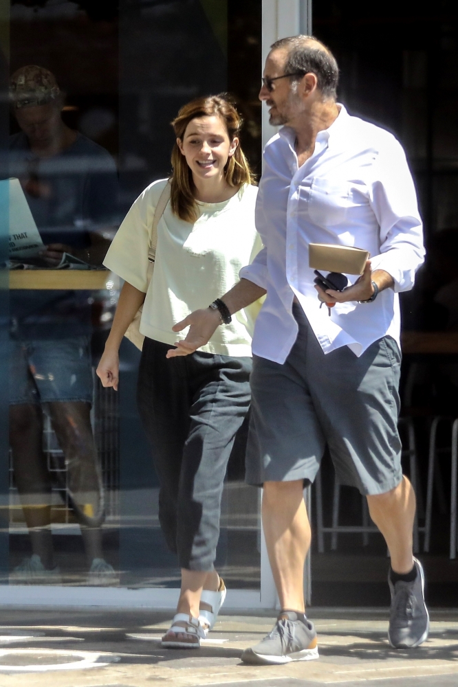 EEW_2019candid_aug13_out_for_lunch_in_santa_monica_ca_017.jpg
