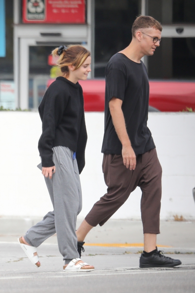 EEW_2019candid_aug17_out_for_brunch_at_superba_cafe_015.jpg
