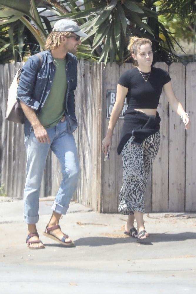 EEW_2019candid_aug28_out_for_lunch_at_double_zero_pizza_005.jpg