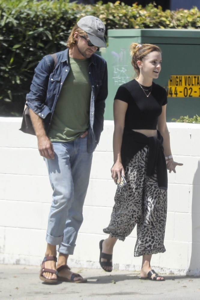 EEW_2019candid_aug28_out_for_lunch_at_double_zero_pizza_012.jpg