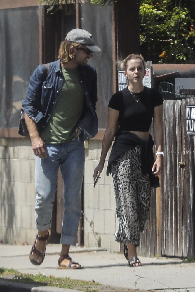 EEW_2019candid_aug28_out_for_lunch_at_double_zero_pizza_017.jpg