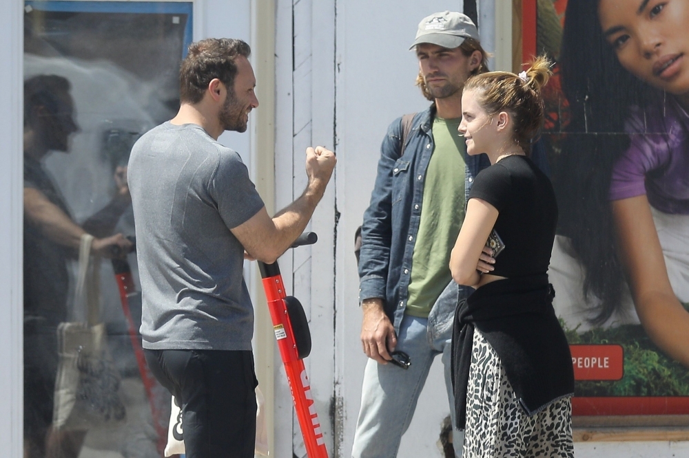 EEW_2019candid_aug28_out_for_lunch_at_double_zero_pizza_032.jpg