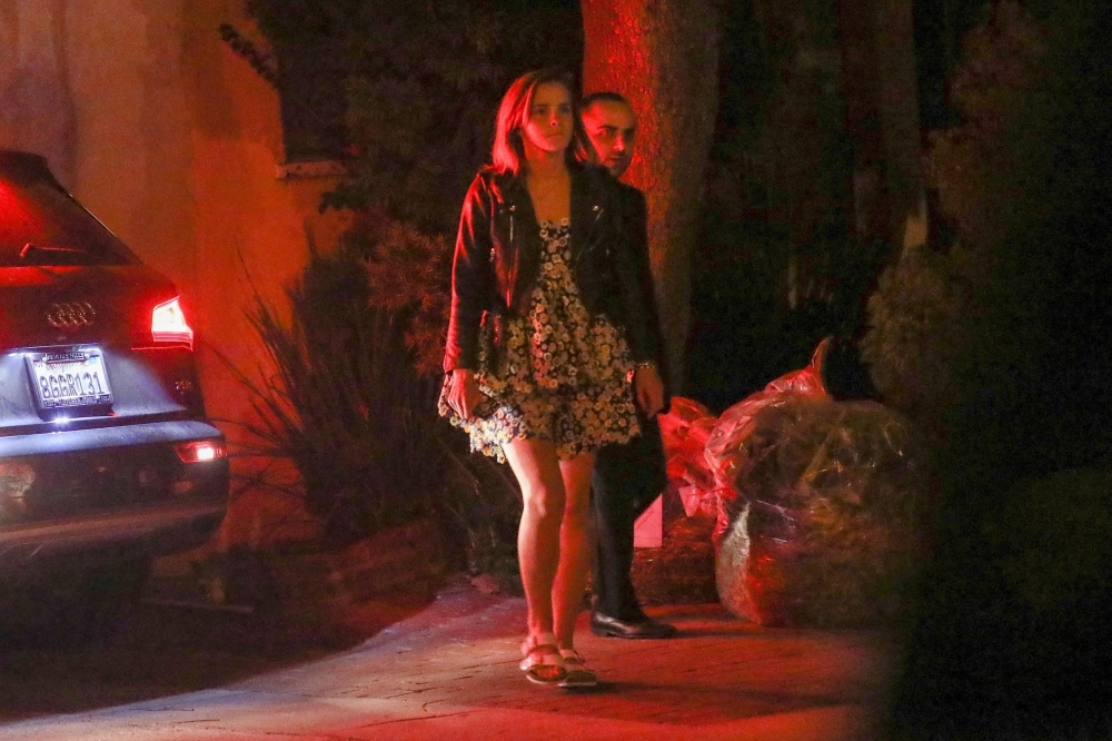 EEW_2019candid_aug7_arrives_at_the_bungalow_021.jpg