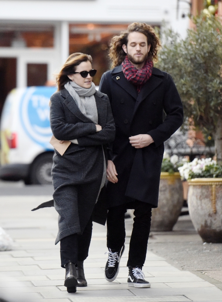 EEW_2019candid_dec18_out_for_lunch_in_london_002.jpg