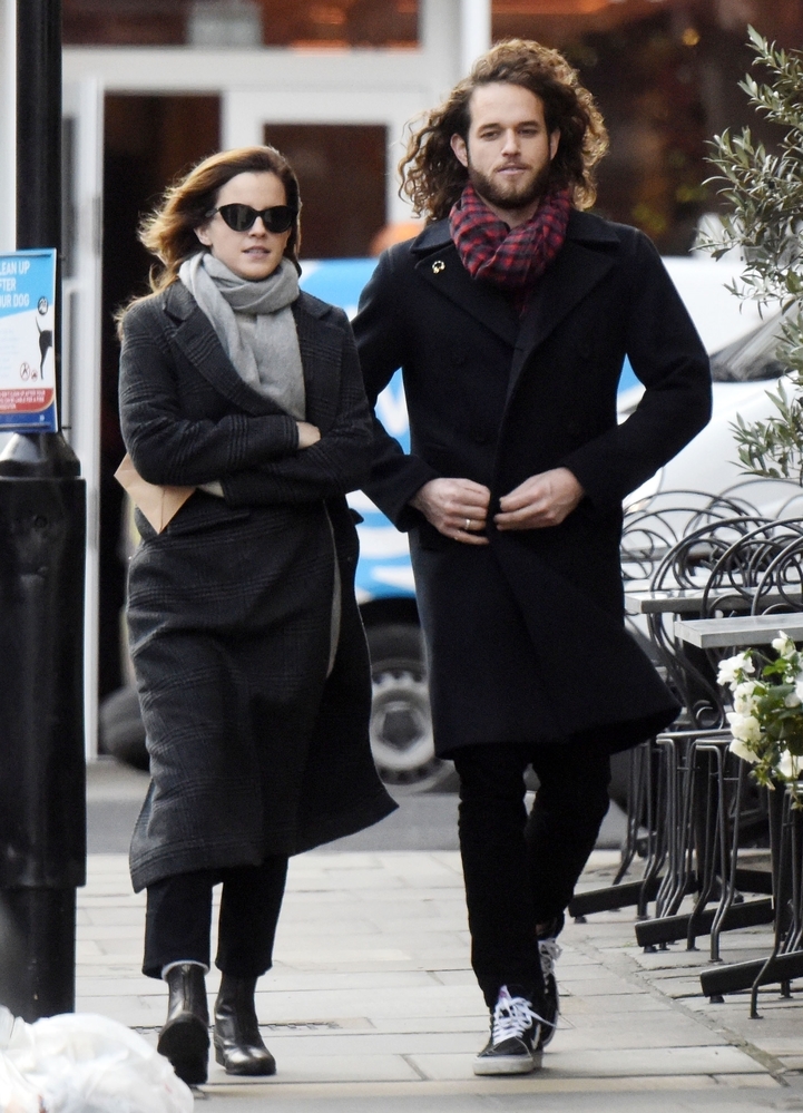 EEW_2019candid_dec18_out_for_lunch_in_london_003.jpg