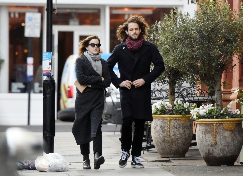 EEW_2019candid_dec18_out_for_lunch_in_london_004.jpg