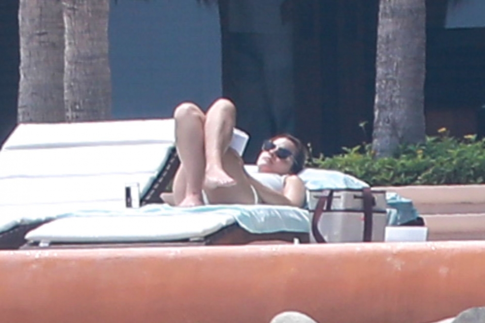 EEW_2019candid_in_cabo_san_lucas_mexico_001.jpg