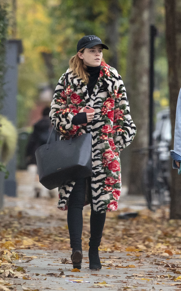 EEW_2019candid_nov3_out_and_about_in_london_001.jpg