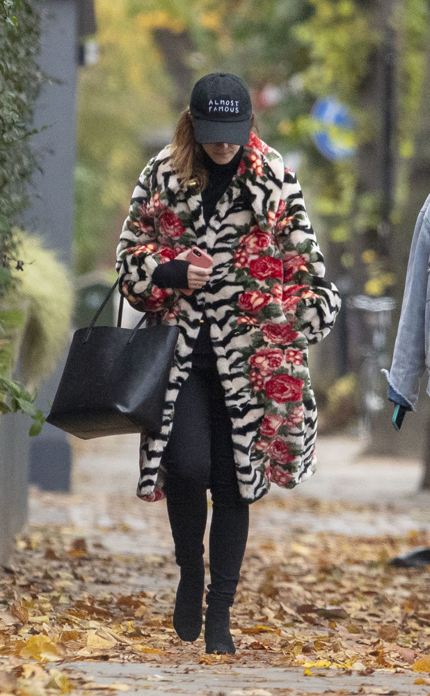 EEW_2019candid_nov3_out_and_about_in_london_004.jpg