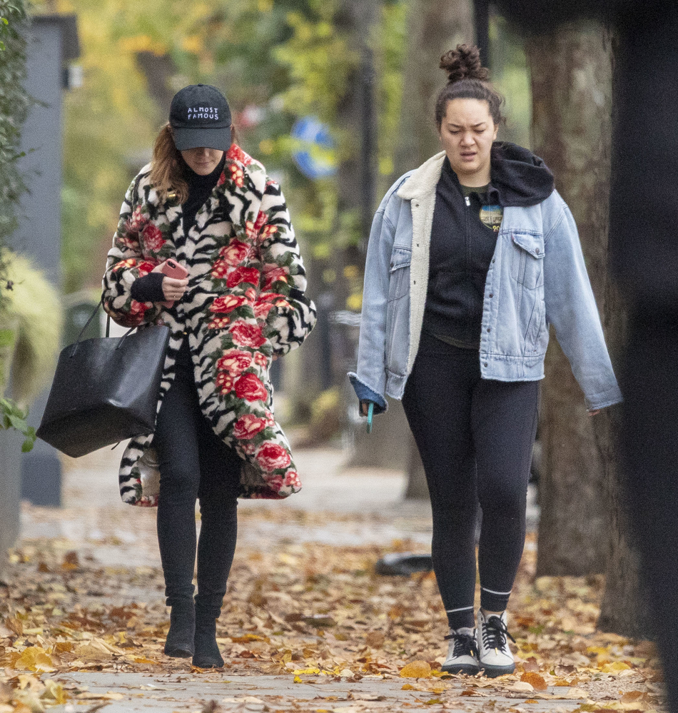 EEW_2019candid_nov3_out_and_about_in_london_006.jpg