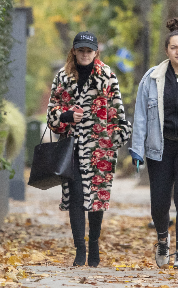 EEW_2019candid_nov3_out_and_about_in_london_010.jpg