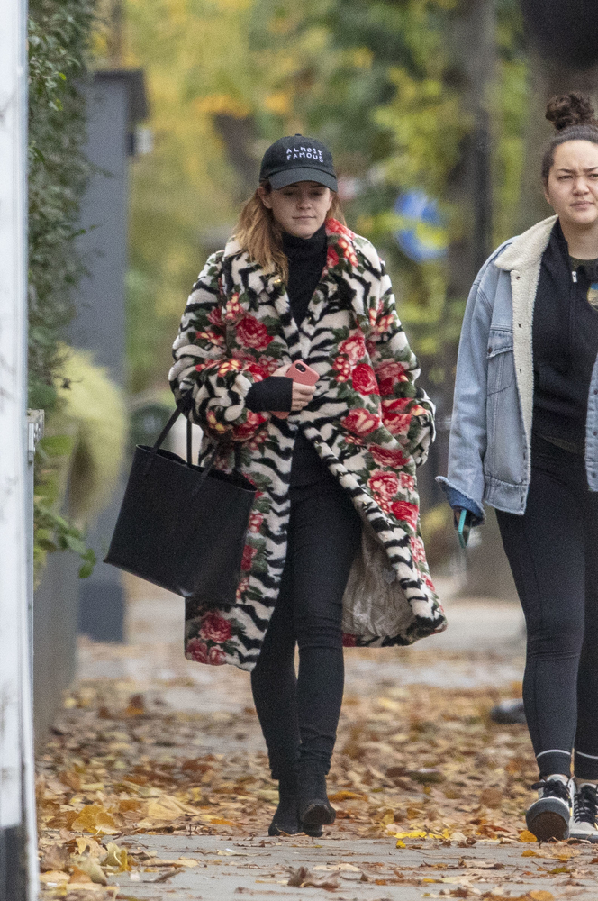 EEW_2019candid_nov3_out_and_about_in_london_011.jpg