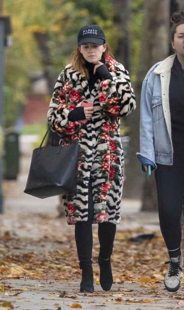 EEW_2019candid_nov3_out_and_about_in_london_020.jpg