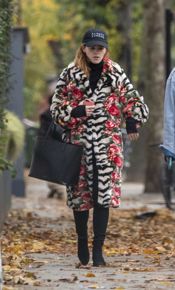 EEW_2019candid_nov3_out_and_about_in_london_022.jpg