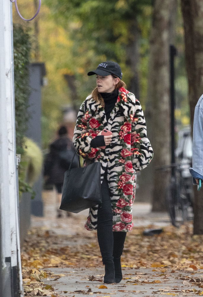 EEW_2019candid_nov3_out_and_about_in_london_024.jpg
