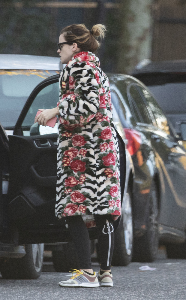 EEW_2019candid_nov3_out_and_about_in_london_027.jpg