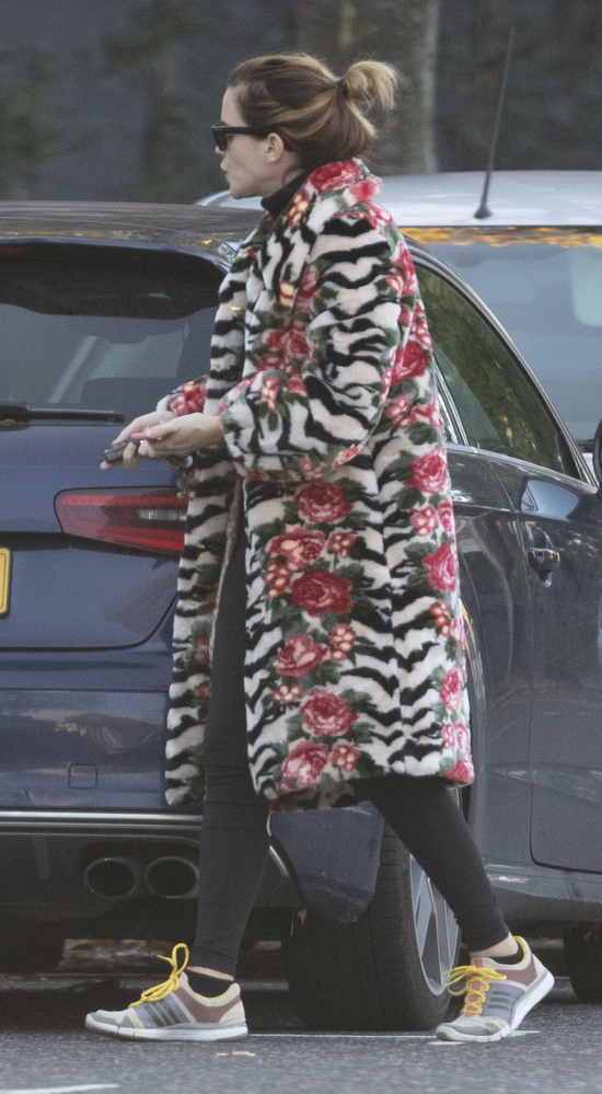 EEW_2019candid_nov3_out_and_about_in_london_030.jpg
