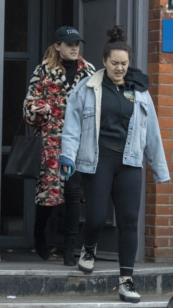 EEW_2019candid_nov3_out_and_about_in_london_032.jpg