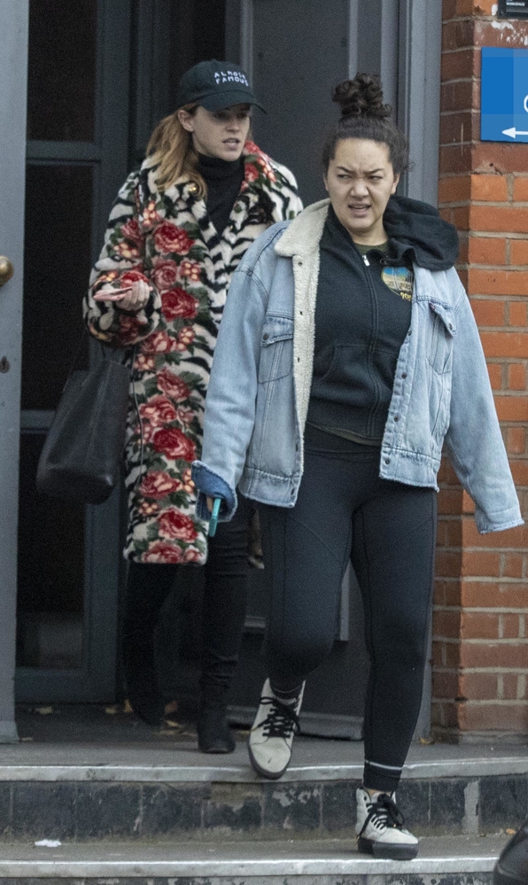 EEW_2019candid_nov3_out_and_about_in_london_033.jpg
