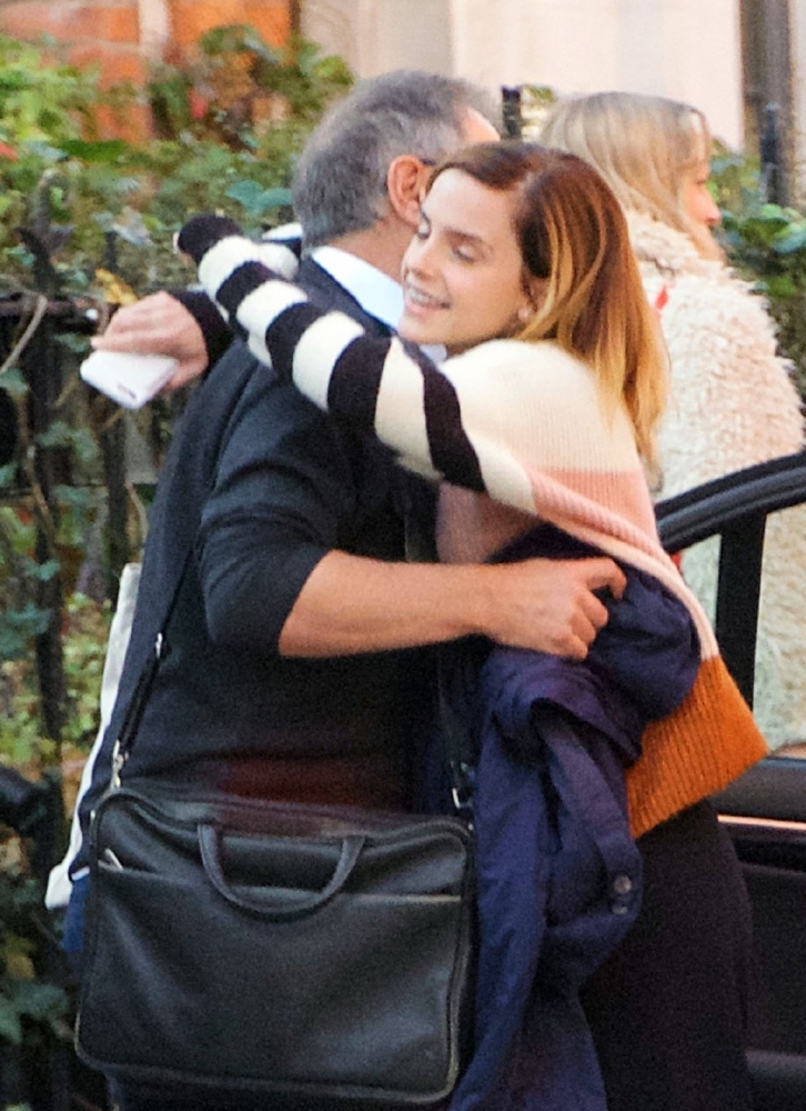 EEW_2019candid_oct22_out_for_lunch_in_london_001.jpg
