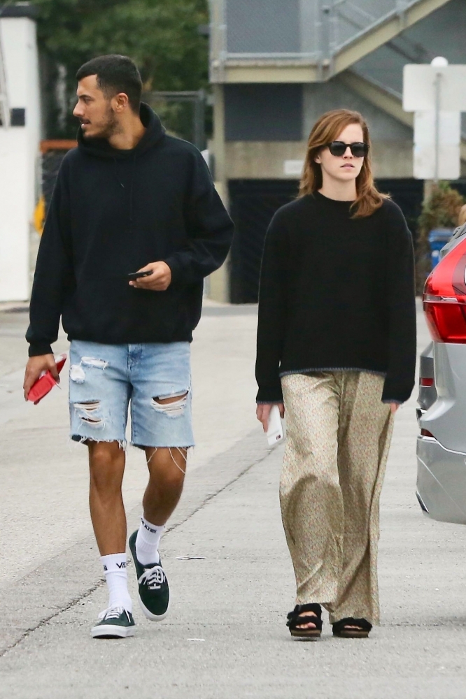 EEW_2019candid_out_in_venice_ca_010.jpg