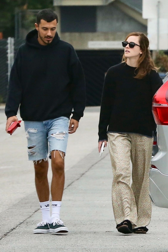 EEW_2019candid_out_in_venice_ca_011.jpg