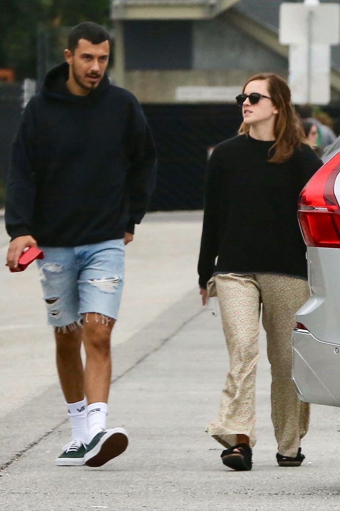EEW_2019candid_out_in_venice_ca_012.jpg