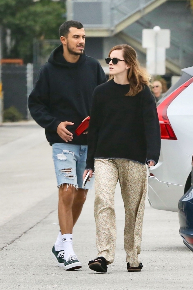 EEW_2019candid_out_in_venice_ca_014.jpg