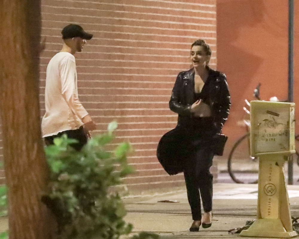EEW_2019candid_out_with_cole_cook_in_nyc_010.jpg