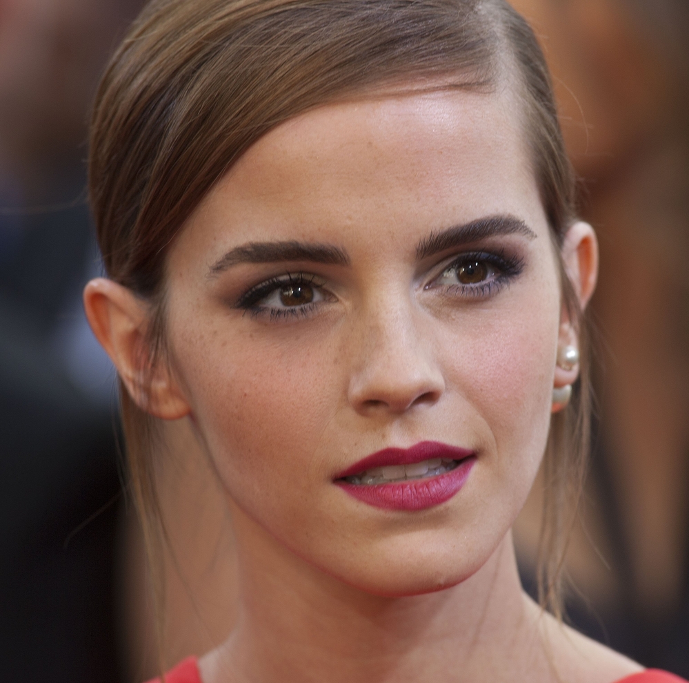 emma_2014_71st_annual_golden_globe_awards_54.jpg