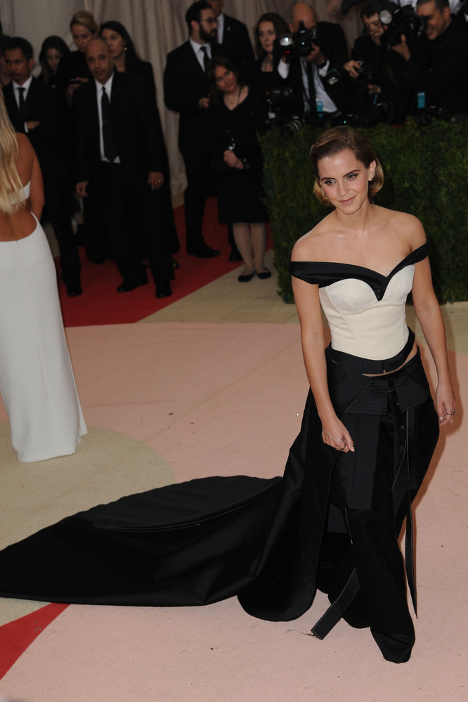 emma_watson_2016_met_costume_institute_gala_118.jpg