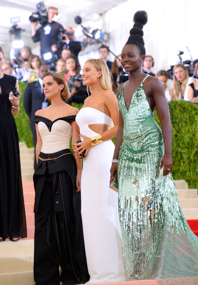 emma_watson_2016_met_costume_institute_gala_140.jpg