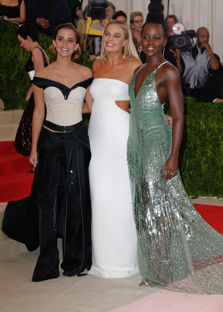 emma_watson_2016_met_costume_institute_gala_149.jpg