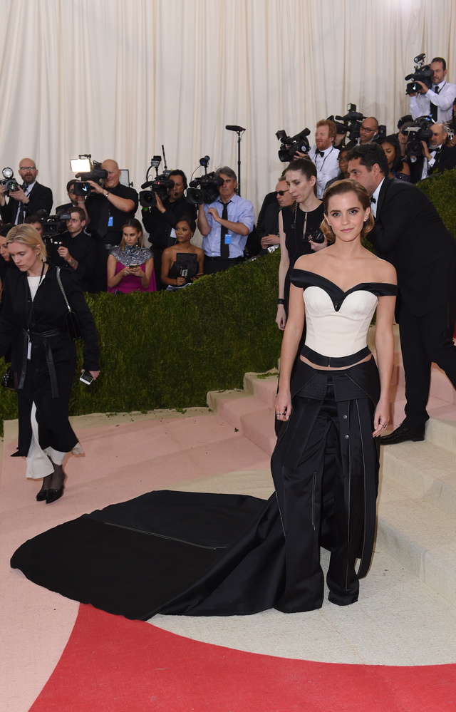 emma_watson_2016_met_costume_institute_gala_156.jpg