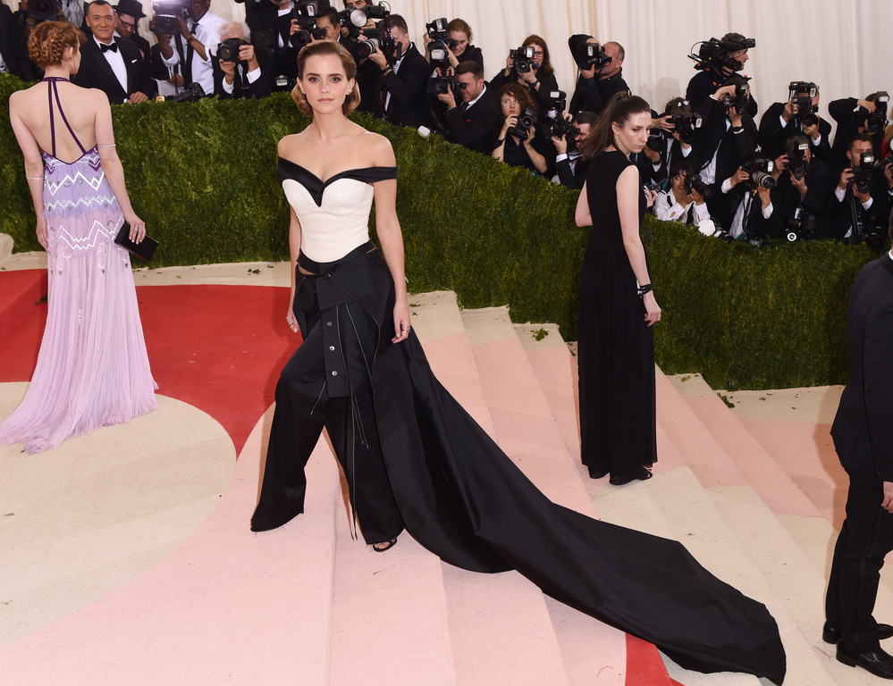 emma_watson_2016_met_costume_institute_gala_171.jpg