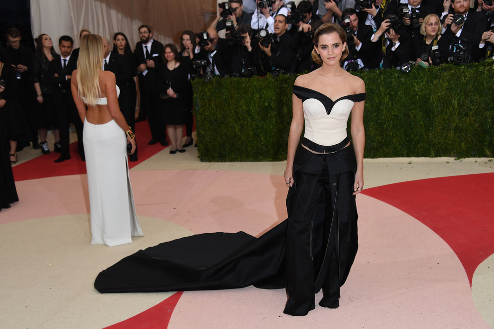 emma_watson_2016_met_costume_institute_gala_58.jpg