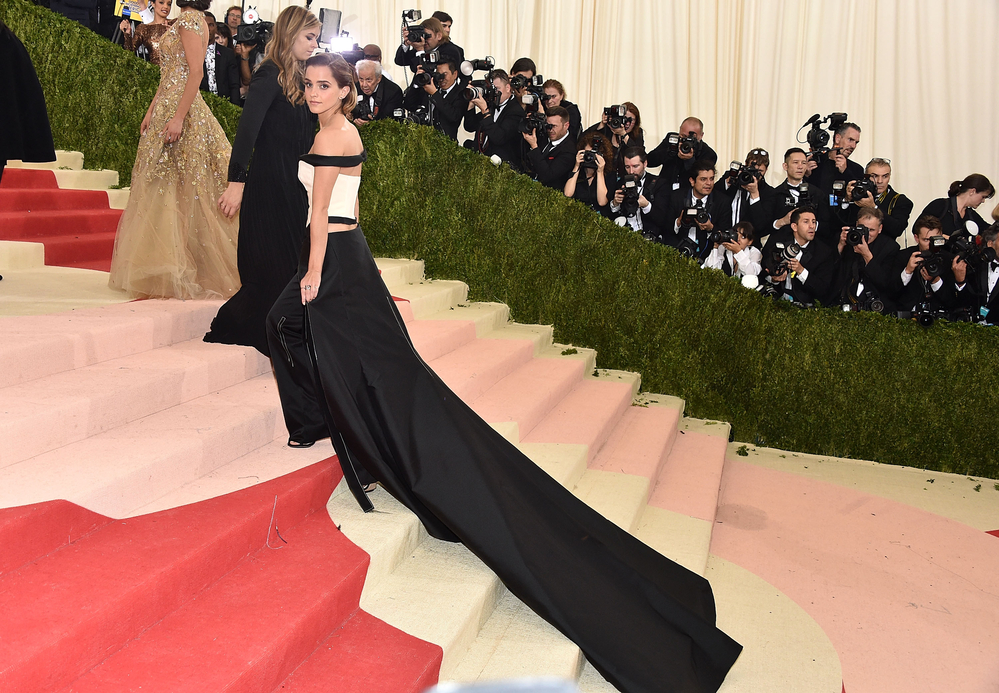 emma_watson_2016_met_costume_institute_gala_65.jpg